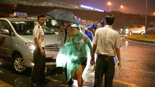 Đừng để tài xế taxi làm tiền du khách - Hình 1