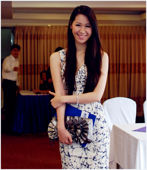 Dương Thùy Linh đọ dáng cùng Nguyễn Thị Loan - Hình 2