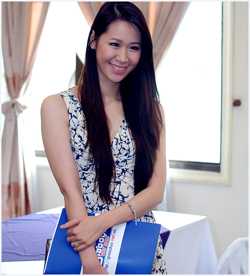 Dương Thùy Linh đọ dáng cùng Nguyễn Thị Loan - Hình 3