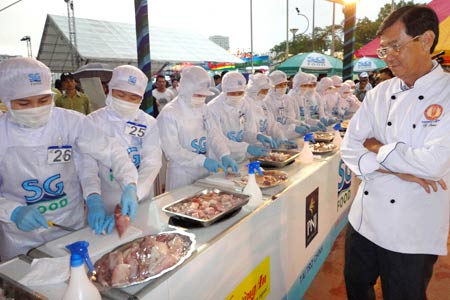 Nồi lẩu lớn nhất Việt Nam - Hình 2