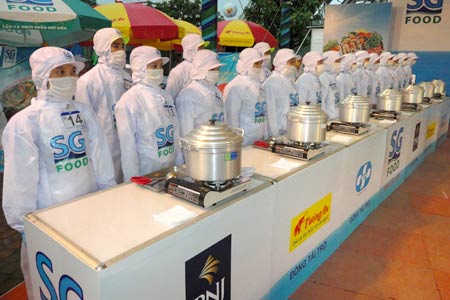 Nồi lẩu lớn nhất Việt Nam - Hình 1