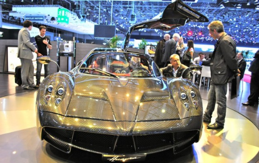 Đại gia Trung Đông chi 2,3 triệu USD cho Pagani Huayra - Hình 1