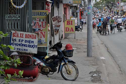 Sống chung với bom nổ chậm - Hình 1