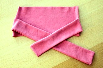 Sửa áo cũ của mẹ thành váy xinh cho bé - Hình 8