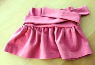 Sửa áo cũ của mẹ thành váy xinh cho bé - Hình 12