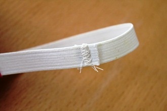 Sửa áo cũ của mẹ thành váy xinh cho bé - Hình 16