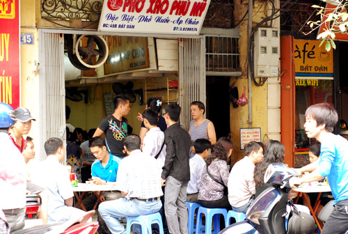 5 tiệm phở độc đáo không thể bỏ qua ở Hà Nội - Hình 4