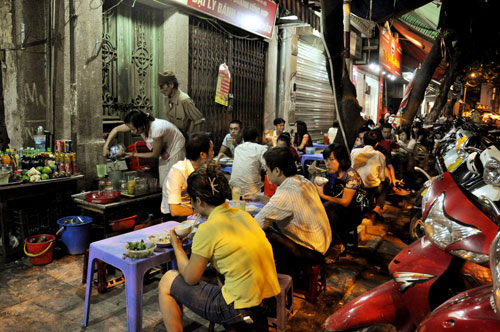 5 tiệm phở độc đáo không thể bỏ qua ở Hà Nội - Hình 10