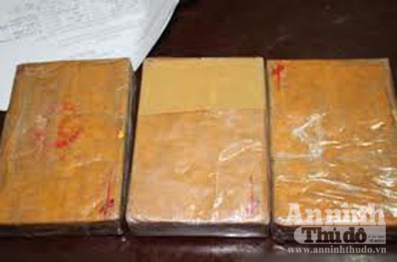 Bắt đối tượng vận chuyển 3 bánh heroin - Hình 1