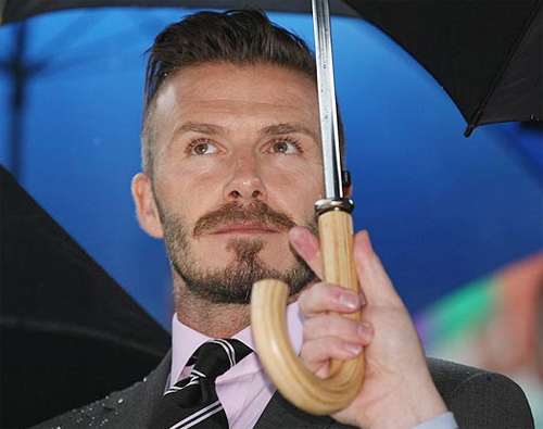 Becks lịch lãm giữa trời mưa ở Hy Lạp - Hình 5