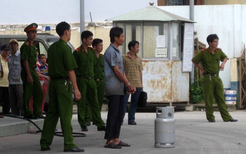 Cần Thơ: Dùng bình gas dọa CSGT, đòi nổ tung cây xăng - Hình 1