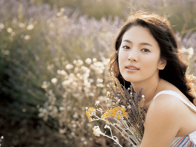 Da đẹp, dáng thon như Song Hye Kyo - Hình 1