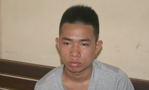Mang ma túy đi đường, bị CSGT tóm gọn - Hình 1