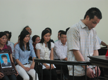 Miếng đất chôn cất tình anh em - Hình 1