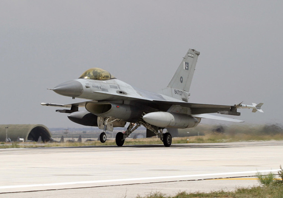 Năm 2014, Pakistan sẽ trang bị máy bay chiến đấu J-10 của Trung Quốc - Hình 3