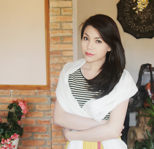 Trà Ngọc Hằng kín hơn trong single đầu tay - Hình 6