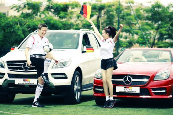 Chào EURO 2012, người đẹp Vy Oanh biểu diễn bên trái bóng - Hình 7