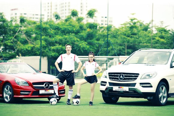 Chào EURO 2012, người đẹp Vy Oanh biểu diễn bên trái bóng - Hình 6