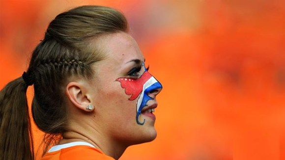 Chùm ảnh: Đố biết, CĐV đội nào HOT nhất EURO 2012? - Hình 12