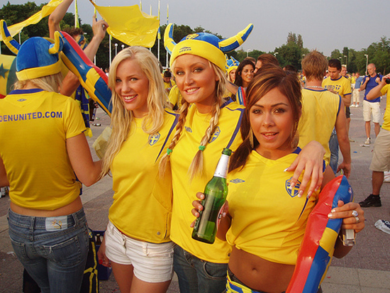 Chùm ảnh: Đố biết, CĐV đội nào HOT nhất EURO 2012? - Hình 15