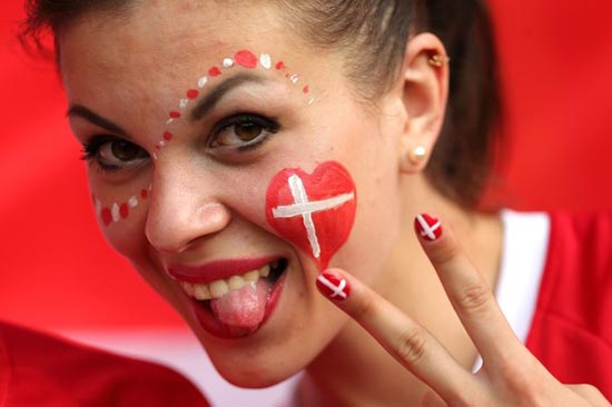 Chùm ảnh: Đố biết, CĐV đội nào HOT nhất EURO 2012? - Hình 13