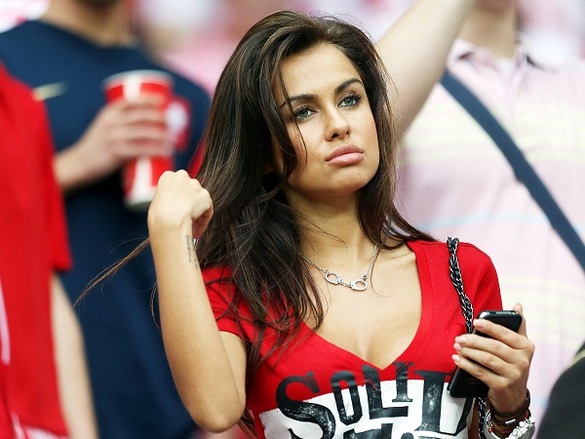 Chùm ảnh: Đố biết, CĐV đội nào HOT nhất EURO 2012? - Hình 2