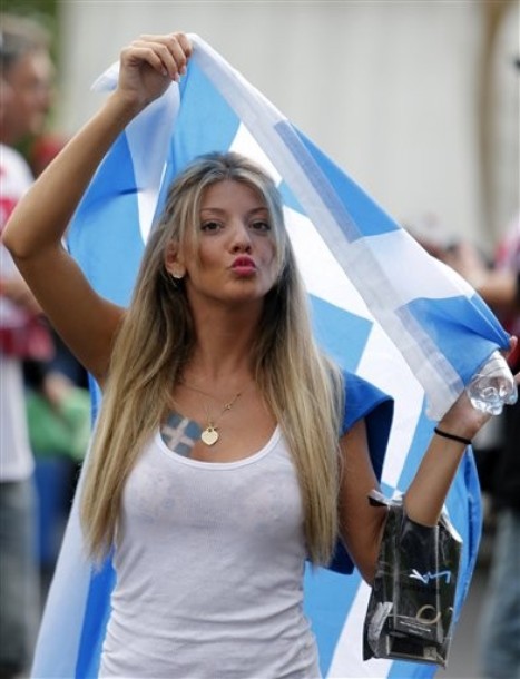 Chùm ảnh: Đố biết, CĐV đội nào HOT nhất EURO 2012? - Hình 10