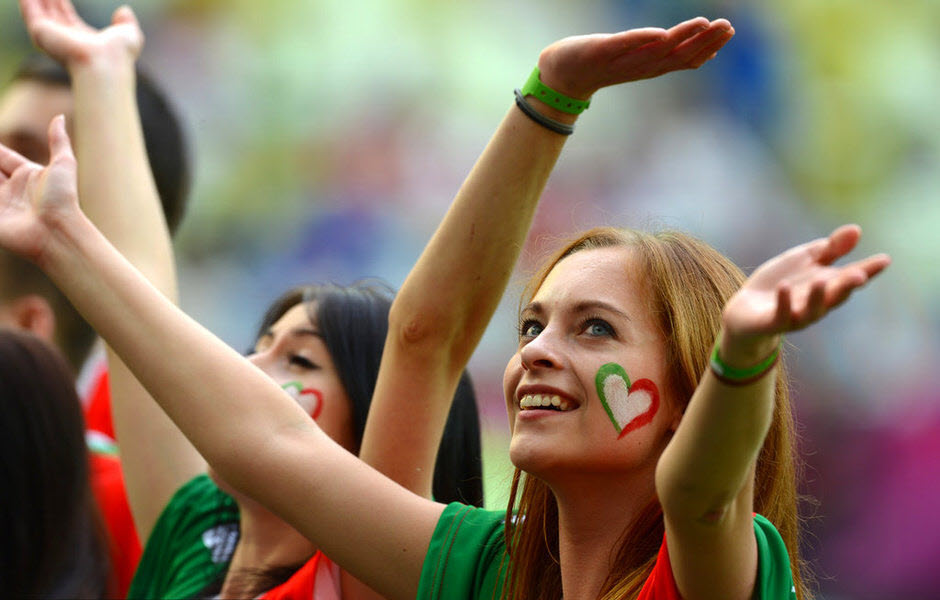 Chùm ảnh: Đố biết, CĐV đội nào HOT nhất EURO 2012? - Hình 16