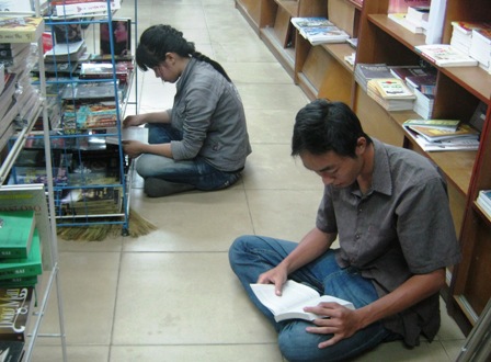 Cọp kiến thức ở... siêu thị sách - Hình 1