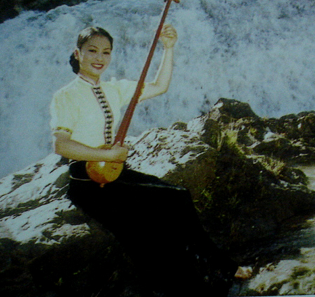 Cuộc tình lãng mạn trong đêm chọc sàn tìm vợ - Hình 3