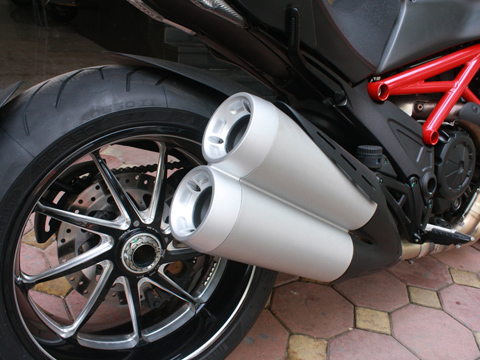 Ducati Diavel Thái Lan có giá 667 triệu đồng - Hình 7