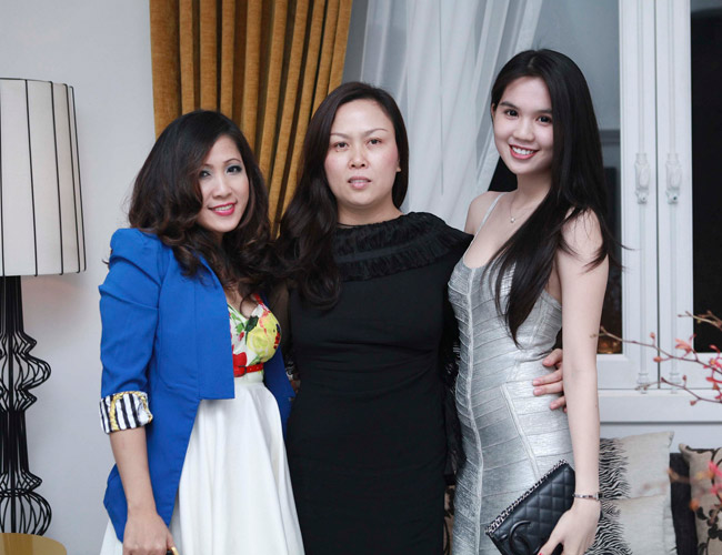 Ngoc Trinh bo anh moi 2012 - Hình 2