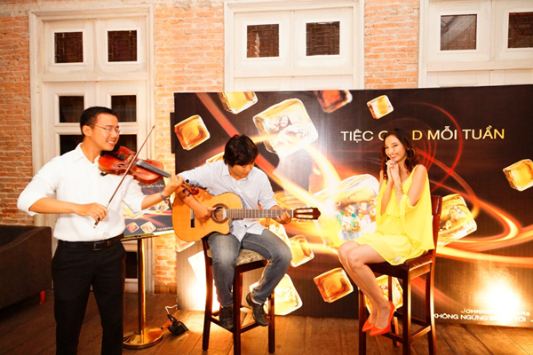Trúc Diễm mừng sinh nhật cùng trai lạ - Hình 9