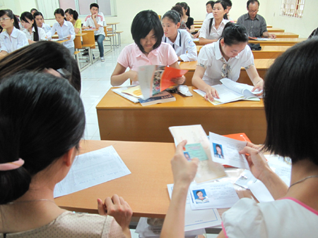 Sẽ quét hết những vật dụng công nghệ cao trong phòng thi ĐH - Hình 2
