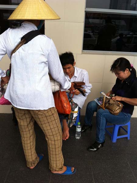 Sĩ tử ùn ùn lên Hà Nội dự thi đại học - Hình 15
