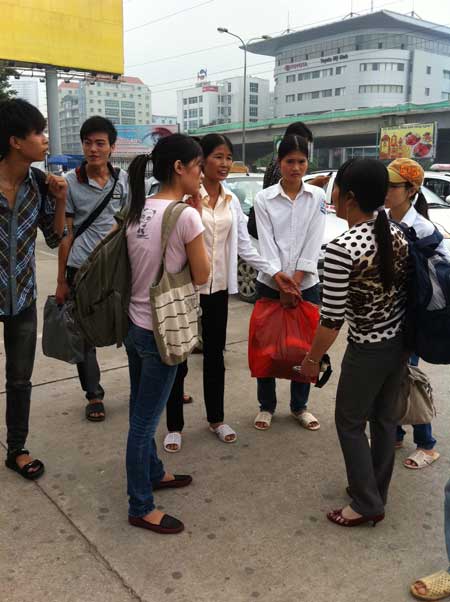 Sĩ tử ùn ùn lên Hà Nội dự thi đại học - Hình 21