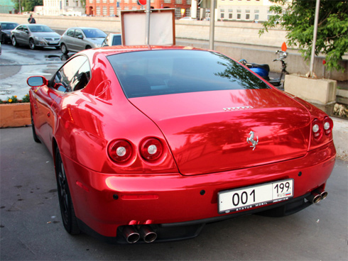 Siêu xe Ferrari mạ crôm đỏ rực - Hình 4