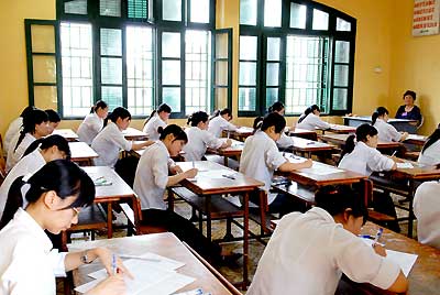 Thanh tra Bộ GD-ĐT sẵn sàng tiếp nhận phản ánh tiêu cực trong thi ĐH - Hình 1