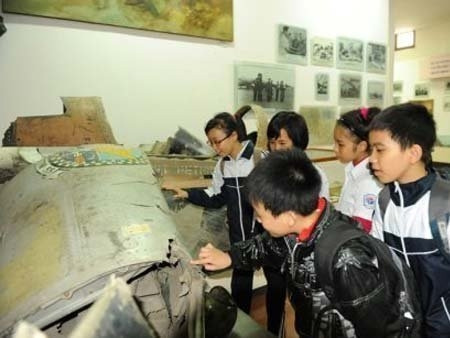 Chủ đạo vun trồng tình yêu môn sử? - Hình 1
