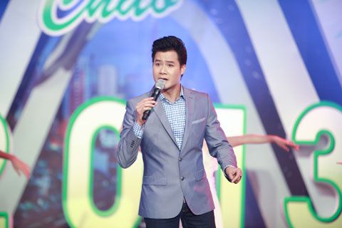 Vợ chồng Thúy Hạnh hát mừng năm mới - Hình 4