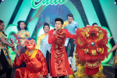 Vợ chồng Thúy Hạnh hát mừng năm mới - Hình 9