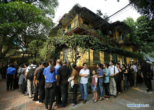 Báo chí quốc tế cảm kích trước dòng người viếng Tướng Giáp - Hình 10