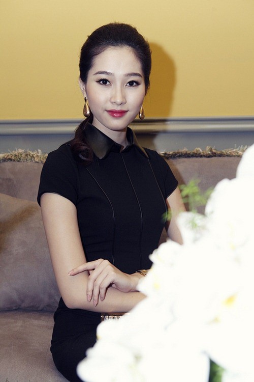 Những kiểu tóc nhìn là yêu của hoa hậu Thu Thảo - Hình 16