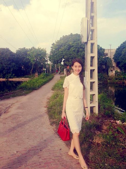 Những kiểu tóc nhìn là yêu của hoa hậu Thu Thảo - Hình 10