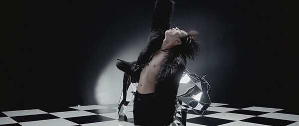 Taemin sexy giữa đội hình kín như bưng của SHINee - Hình 3
