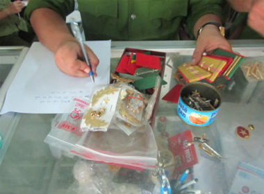 Tội phạm và cảnh báo (P.109): Giả danh công an lừa đảo cả tình lẫn tiền - Hình 3
