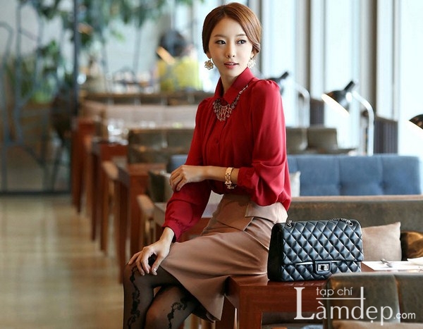 Xinh xinh sơ mi &'kín cổng' và chân váy - Hình 4