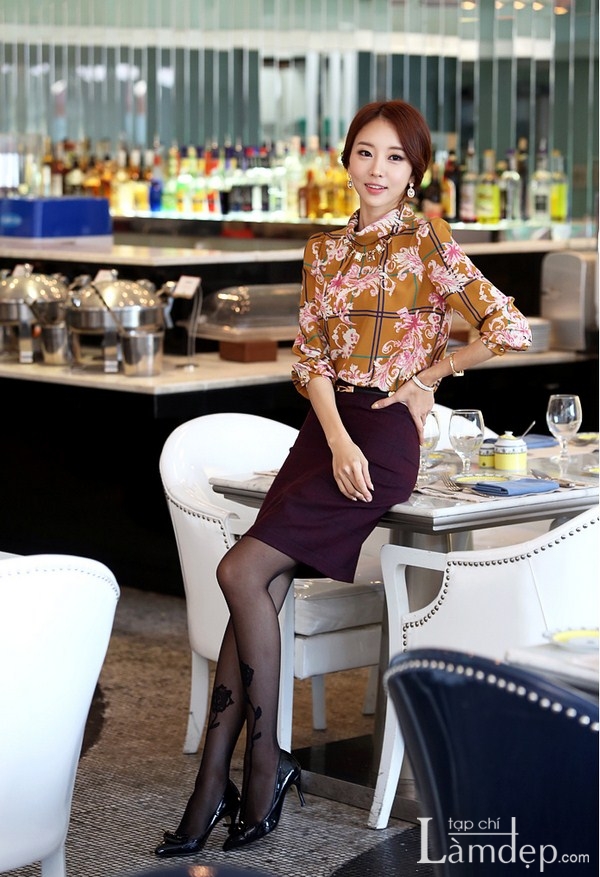 Xinh xinh sơ mi &'kín cổng' và chân váy - Hình 8
