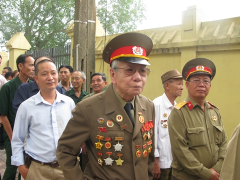 Xúc động mẹ Việt Nam anh hùng viếng Đại tướng - Hình 9