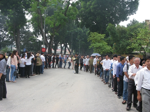Xúc động mẹ Việt Nam anh hùng viếng Đại tướng - Hình 17